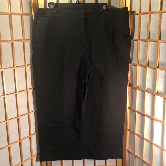 Women’s Apostrophe Stretch Capri Pants. - Picture 1 of 3